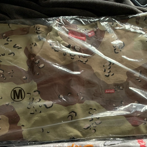 Supreme Small Box Logo Crewneck (Chocolate Chip Camo) - Picture 2 of 2